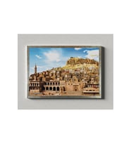 Postera Bajara Mêrdinê - Mardin Şehri Çerçeveli Posteri 2 (32X47 cm ÇERÇEVELİ) (Siyah-Gri)