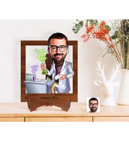 BK Gift Kişiye Özel Erkek Kimya Öğretmeni Karikatürlü Ahşap Standlı 3D Biblo-2 (Beyaz)