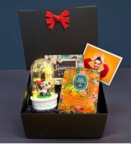 Sizlere Özel Fotoğraflı Hediye Paketi - Kişiye Özel Hediye Seti - Led Işıklı Fanuslu Premium Set (Model 1)