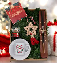 Baskılı Fincan&  Noel Baba Kar Küresi& Tütsü& Ahşap Yıldız Model Süs& Yılbaşı Hediye Kartı Hediye Seti