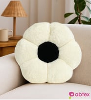 Pandamkee Dekoratif Papatya Şeklinde Peluş Yastık 40 cm – Yumuşak ve Konforlu Tasarım (Ekru-Siyah)