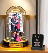 Kişiye Özel Fotoğraflı İsimli Tasarım Sırt Sırta Biblolu Fanus & Lotus Kolye  Led Işıklı