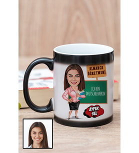 Kadın Almanca Öğretmenine Hediye Karikatürlü Sihirli Kupa Bardak
