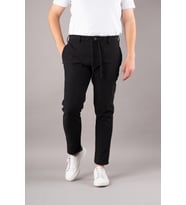 REGULAR FİT İPLİKLİ POLİAMİD KUMAŞ ERKEK SPOR PANTOLON (Siyah)