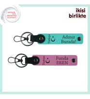 Romantik Ruhlara Vatan Temalı Şık – Ayyıldız ve Türkiye Desenli Anahtarlık Hediyesi, Turkuaz-Pembe