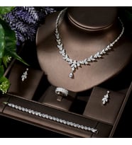 Özel Kutusunda Hediye Paketiyle Grace Kadın Yaprak Model Zirkon Taşlı Takı Seti Kolye Küpe Bileklik Yüzük Hediye Set