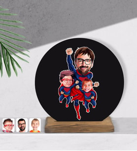 BK Gift Kişiye Özel Süper Baba ve Çocuklar Karikatürlü Yuvarlak Ahşap Biblo-1