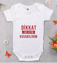 BK Kids Dikkat Çok İçtim Tasarımlı Beyaz Bebek Body Zıbın-1