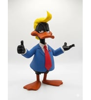 Takım Elbiseli MR President Ördek Figürü – Komik Karakter Dekoratif Figür – 3D Baskı Koleksiyon Masaüstü Süsü