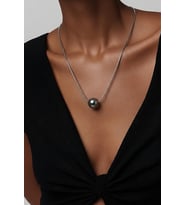 Çelik Minimal Top Kolye – 41 cm Zincirli Modern Kadın Kolye