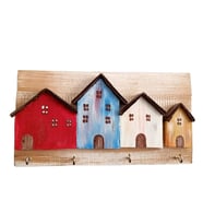 El Boyaması Ev Figürlü Ahşap Duvar Anahtarlığı (25x12 cm) (Çok Renkli)