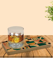 BK Gift Kişiye Özel Modern Art Tasarımlı Doğal Ahşap Tabaklı Viski Bardağı Sunum Seti Model 14