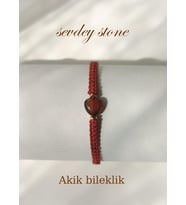 Sevdey Stone kalp akik taşlı makrome bayan el işçiliği bileklik (Kırmızı)