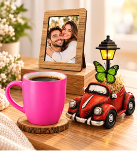 Kişiye Özel Fotoğraflı Çerçeve, El Yapımı Bordo Vosvos Taksi Masa Lambası ve Pembe Kupa Bardak Seti – Sevgiliye Arkadaşa Doğum Günü Hediyesi