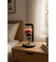 LED Işıklı Dekoratif Kırmızı Gül Masa Lambası – Romantik Gece Lambası Sevgiliye, Eşe ve Özel Günler İçin Şık Hediye (USB Bağlantılı Bambu Led Işıklandırma Teknolojisi)