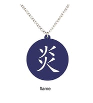 Kanji Sembolleri İşlemeli Akrilik Kolye - Alev
