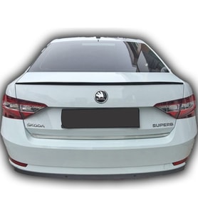 Skoda Superb 2015 Sonrası Spoiler Boyalı