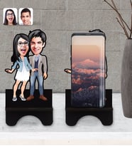BK Gift Kişiye Özel Sevgililer Karikatürlü Ahşap Biblo Telefon Standı-81