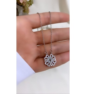 ÇELİK TASARIM AÇILIR KAPANIR YONCA KOLYE (Gümüş)