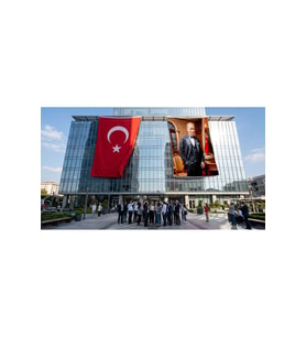 Mustafa Kemal Atatürk Takım Elbiseli Bayrak ve Türk Bayrağı Premium Raşel Kumaş 2'li Set 10x15 metre ATA47
