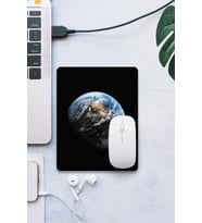 SonicTouch Dünya Planet Temalı Siyah Pürüzsüz Yüzey Kaymaz Dikişsiz Gamer Oyuncu Mouse Pad 19x23cm