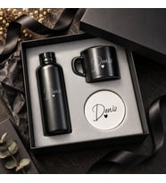 BK Gift Kişiye Özel İsimli Siyah Cam Suluk & Seramik Kupa & MDF Bardak Altlığı - 3'lü Hediye Kutulu Set-5