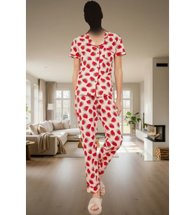 Kadın Çilek Desenli Örme Pijama Takımı Rahat Uyku Seti Dayanıklı Malzeme Uzun Ömürlü