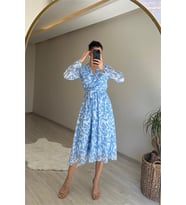 Neşeli butik kadın kruvaze yaka desenli midi boy şifon elbise NM016 (Mavi)