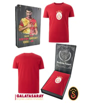 Galatasaray Orijinal Lisanslı Arma T-Shirt Metin Oktay Baskılı Hediyelik Ahşap Kutulu (Kırmızı)