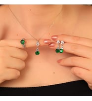 925 Ayar Gümüş Zümrüt Yeşili Lotus Motifli Set
