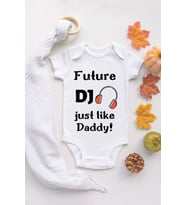 Erkek Beyaz Bebek Dj Daddy Baskılı Çıtçıtlı Body