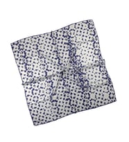 Mısırlı Eşarpları Silky Cocoon Eşarp (Beyaz - Lacivert)