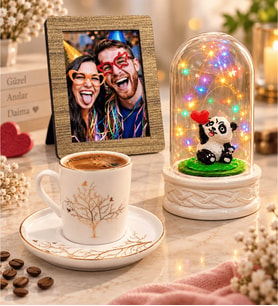 Kişiye Özel Fotoğraflı Hayat Ağacı Porselen Kahve Fincanı ve Renkli LED Panda Biblolu Fanus