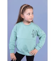 Toontoy Kız Çocuk Kanguru Cepli Göğsü Yazı Baskılı Sweatshirt (Yeşil)