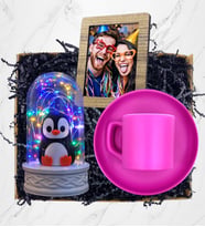 Kişiye Özel Fotoğraflı Hediye Seti Pembe Kahve Fincanı ve Renkli Led Işıklı Fanus (Model 6)