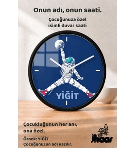 İsme Özel Basketbolcu Astronot Çocuk Odası Duvar Saati Orta Boy 30 cm Siyah Camlı Sessiz