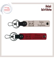 Minik Patinin Ardından Bıraktığı Sevgiye, İsim Yazılabilir Anahtarlık Takımı, Pudra-Kırmızı