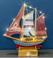 Kişiye Özel Led Işıklı Saatli Büyük Boy Ahşap Gemi Hediyesi Doğal El Yapımı (Model 6)