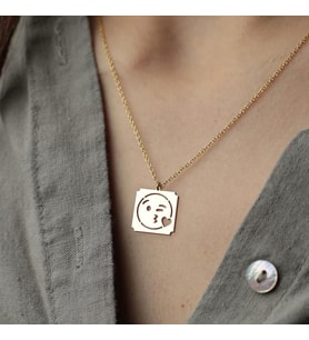 Öpücüklü Kalp Emoji Kolye 925K Gümüş (Gold)