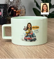 Kişiye Özel Karikatürlü Paramedik Lüks Pastel Fincan Tıp Bayramı Hediyesi