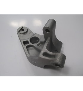 FIAT ALBEA- 02/05; MOTOR TAKOZU BAĞLANTI KULAĞI 1.3CC 5178986 1806-7520