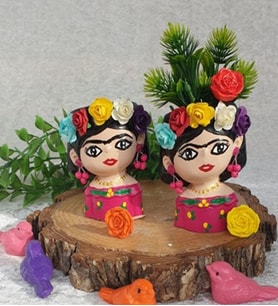 2 adet Çiçekli Frida Figürlü  Anneler Günü Hediyesi Mumluk Saksı Dekor