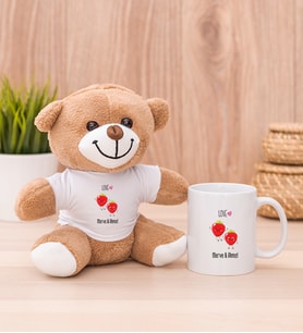 Kişiye Özel Sevimli Çilekler Peluş Ayı ve Beyaz Kupa