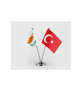 Güney Kıbrıs ve Türk Bayrağı İkili Saten Masa Bayrağı Takımı