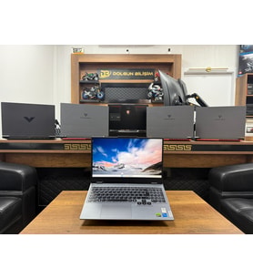 Lenovo LOQ 15IAX9 i5-12450HX 8GB 512 GB RTX4050 15.6" FHD 83GS0081TR Notebook (İKİNCİ EL)