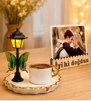 Kişiye Özel Fotoğraflı Doğum Günü Hediyesi ve Sokak Lambalı Premium Kahve Fincanı