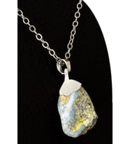 Sertifikalı Ham İşlenmemiş Larimar Taşı Kolye (Çok Renkli)