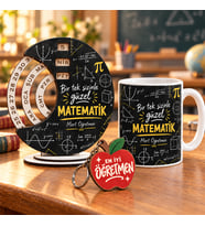 Kişiye Özel İsimli Matematik Öğretmeni 3'lü Hediye Seti - Bir Tek Sizinle Güzel Matematik Sonsuz Takvim, Kupa Bardak ve Anahtarlık
