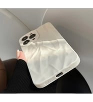 IPHONE 11 Şık ve Kaliteli Silikon Telefon Kılıfı (Krem)
