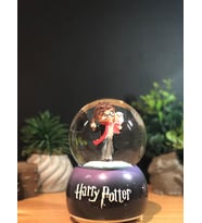 Harry Potter Temalı Işıklı Müzikli Püskürtmeli Kar Küresi Büyük Boy